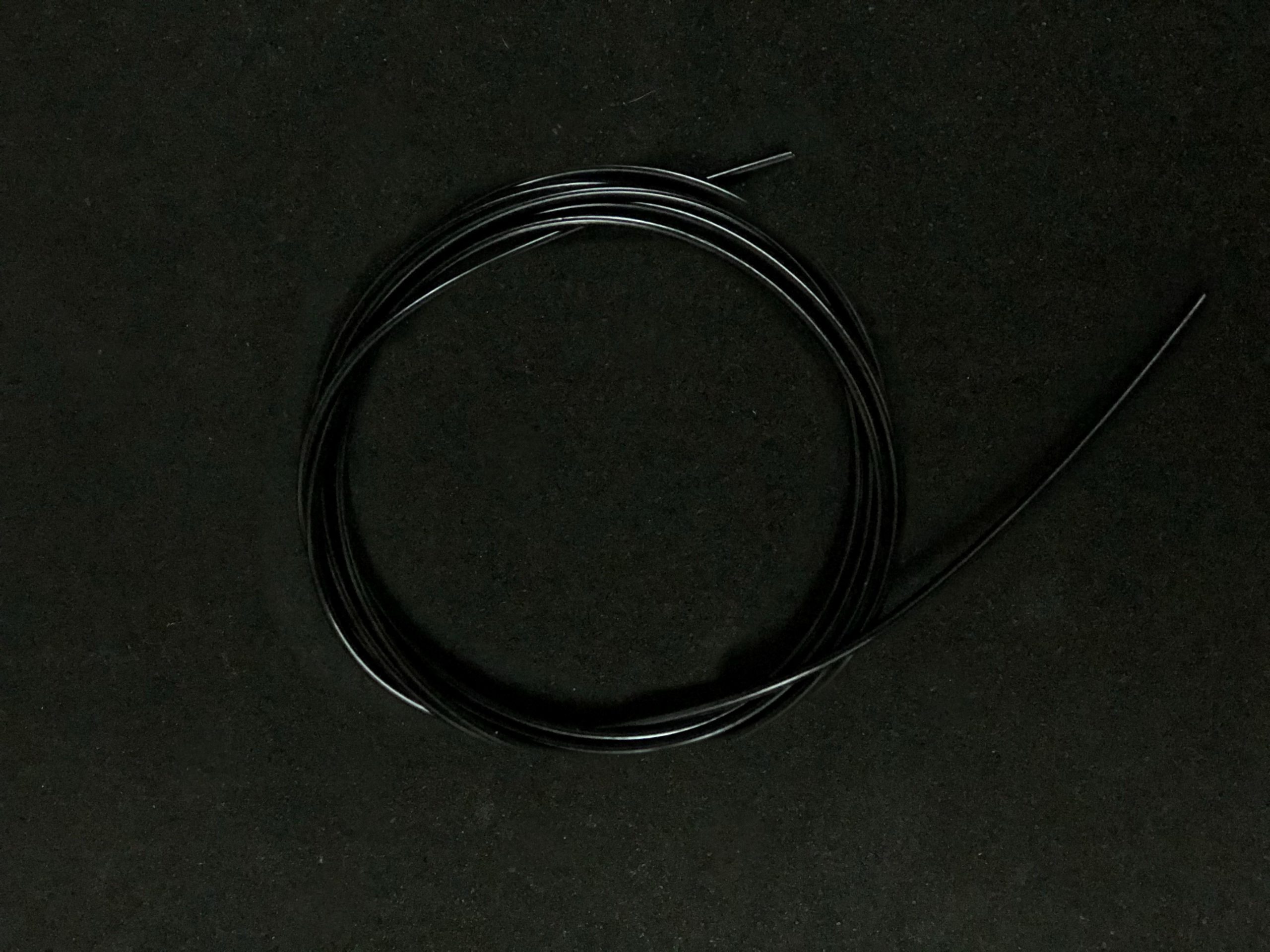 wyn-hcable-black-mobile