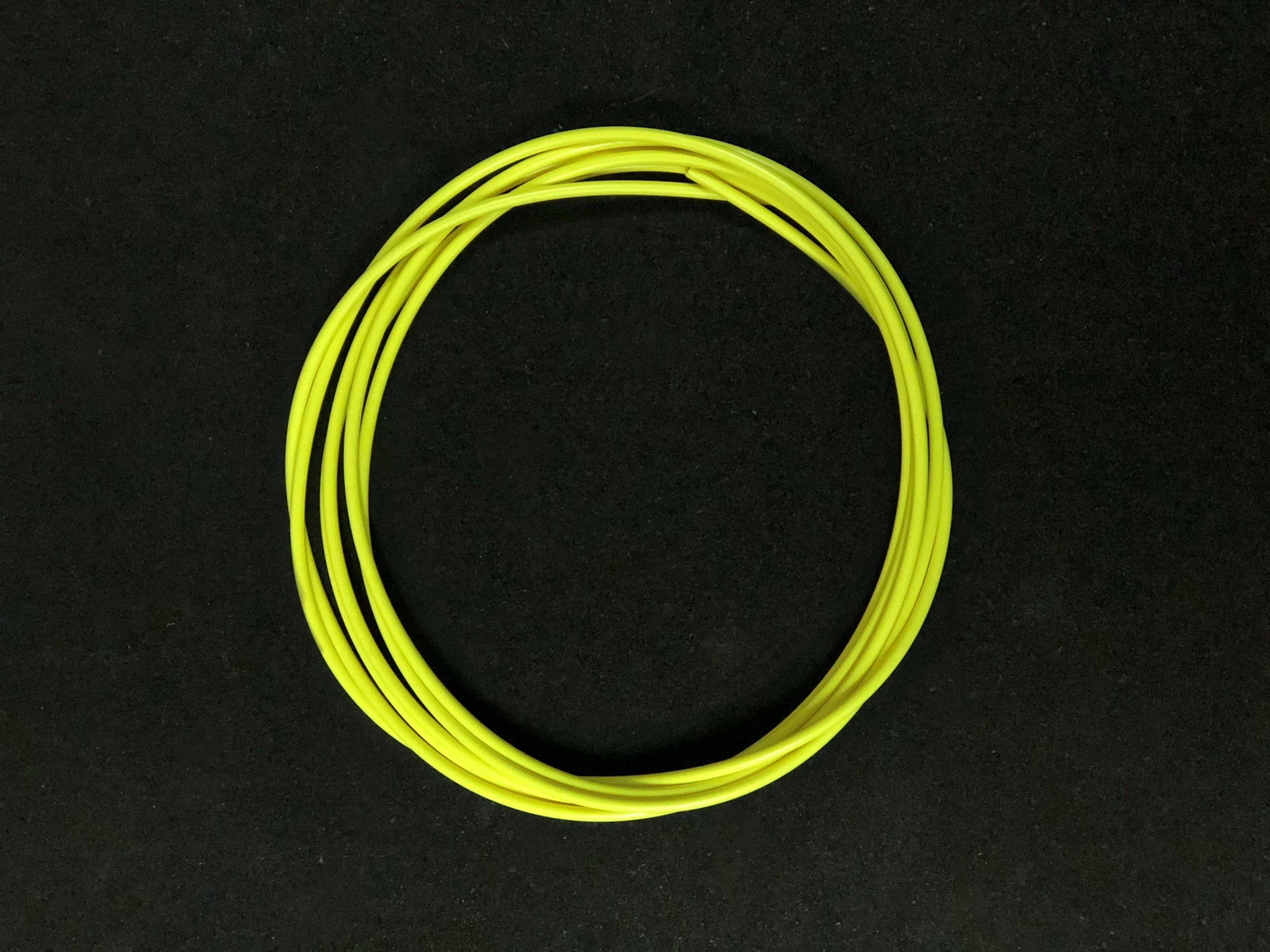 wyn-hcable-yellow-mobile